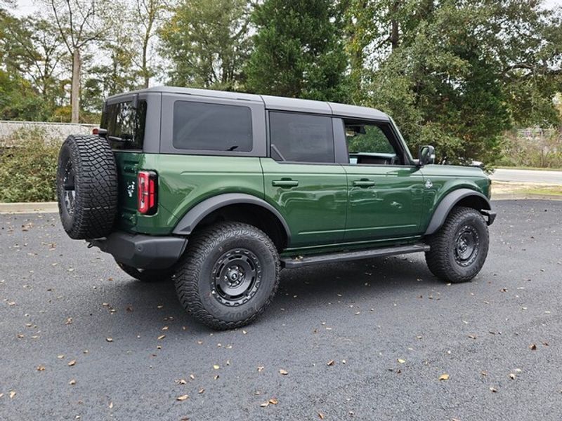 2024 Ford Bronco Outer Banks photo 12