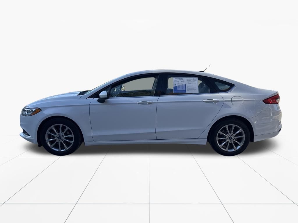 2017 Ford Fusion SE photo 4