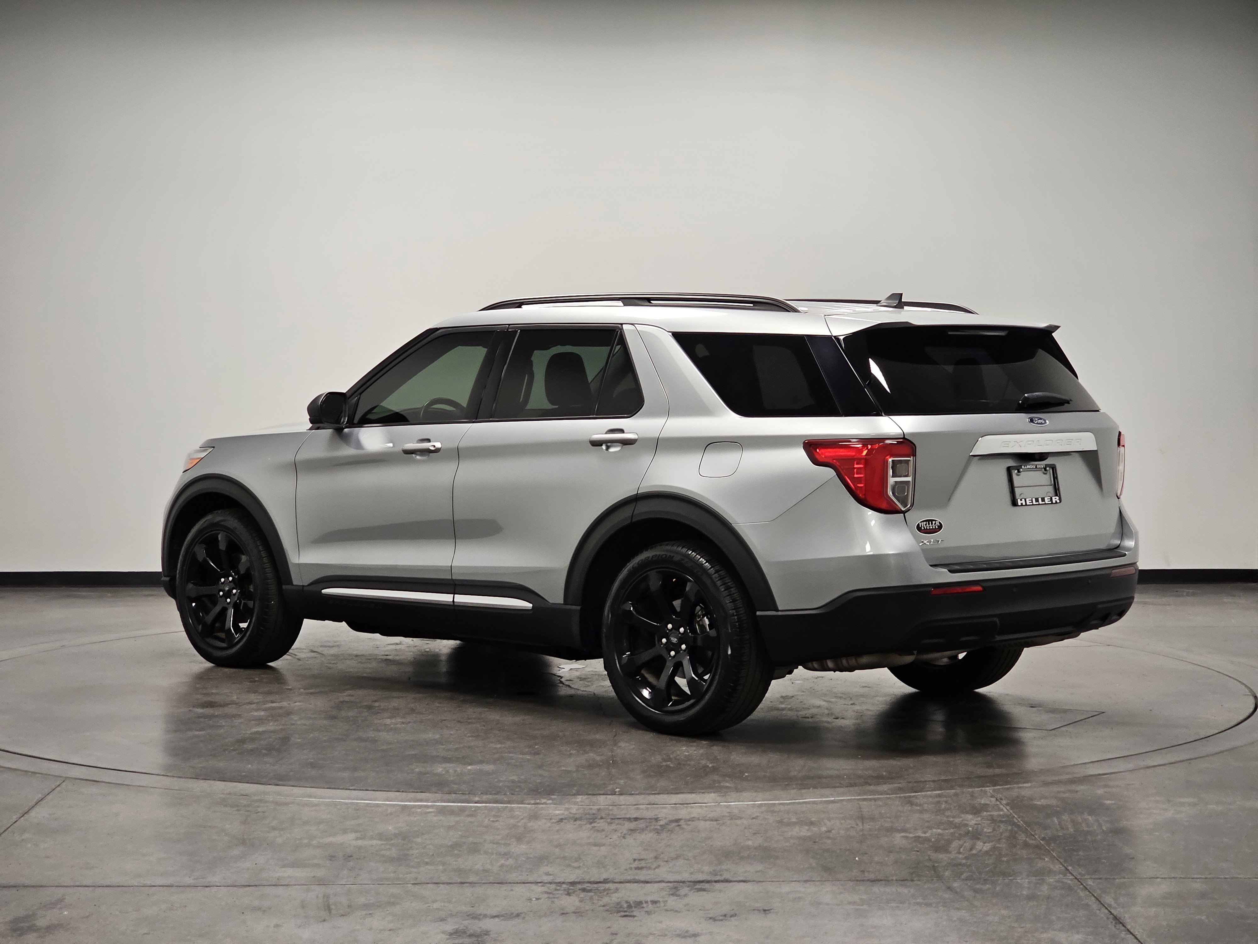 2022 Ford Explorer XLT photo 3