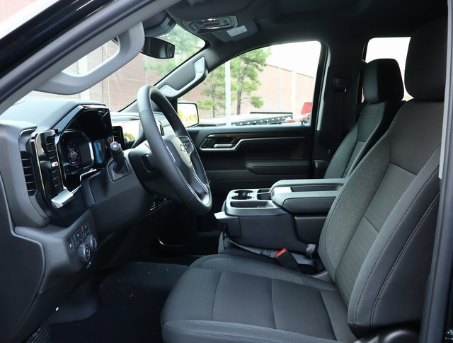 2025 Chevrolet Silverado 1500 LT photo 8