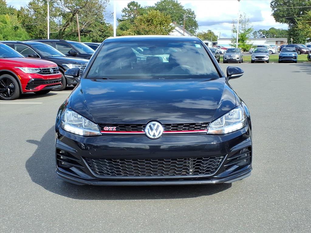 2019 Volkswagen Golf GTI photo 2