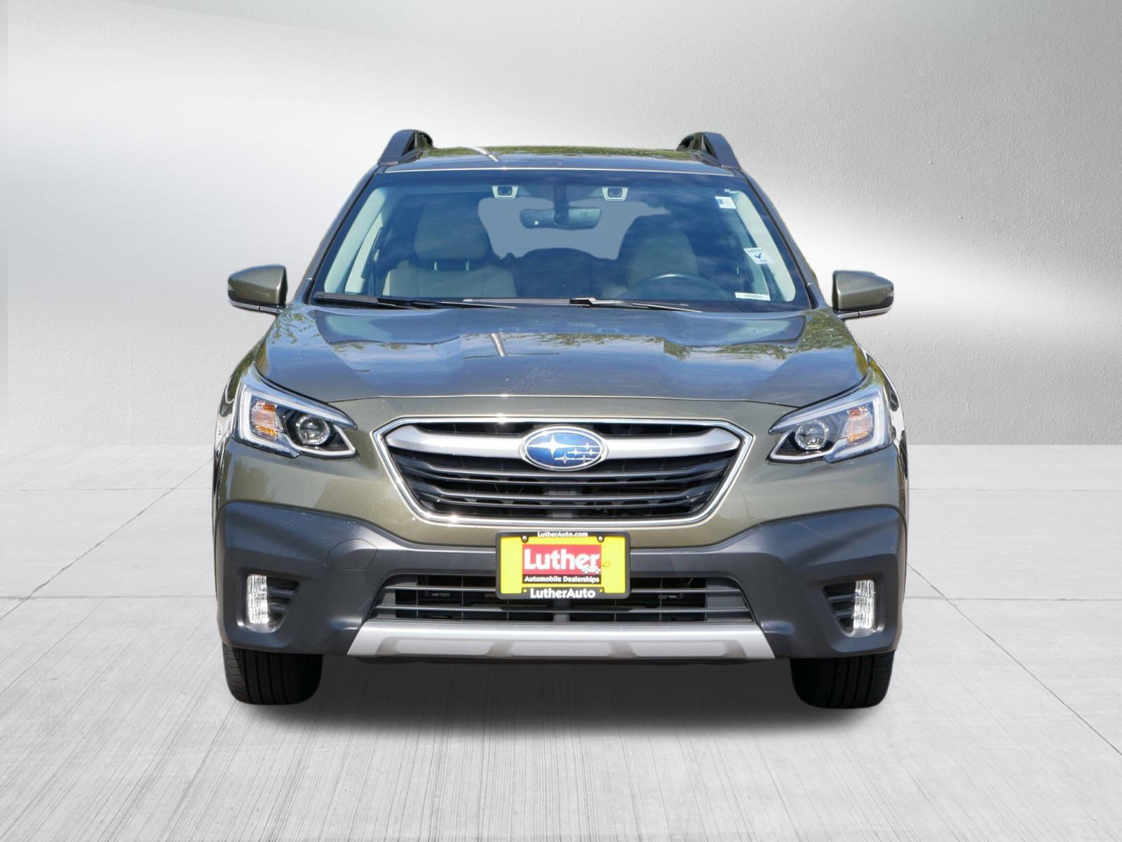 2022 Subaru Outback Limited XT photo 2