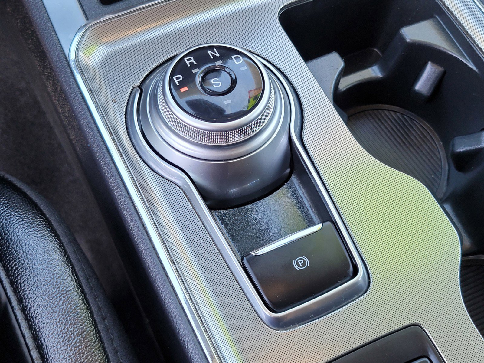 2024 Ford Edge Titanium photo 20