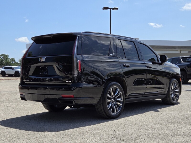 2023 Cadillac Escalade Sport photo 5