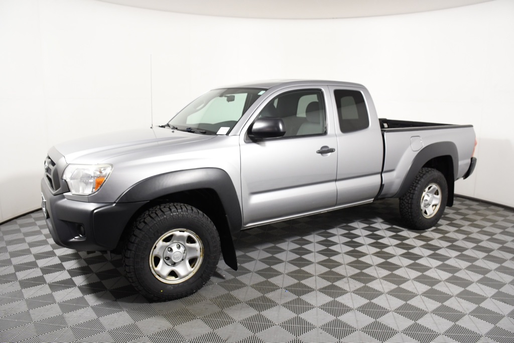 Used 2015 Toyota Tacoma Base with VIN 5TFUX4EN7FX036096 for sale in Richfield, Minnesota