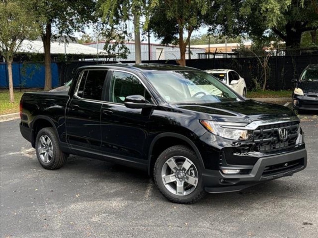 2025 Honda Ridgeline TrailSport photo 2