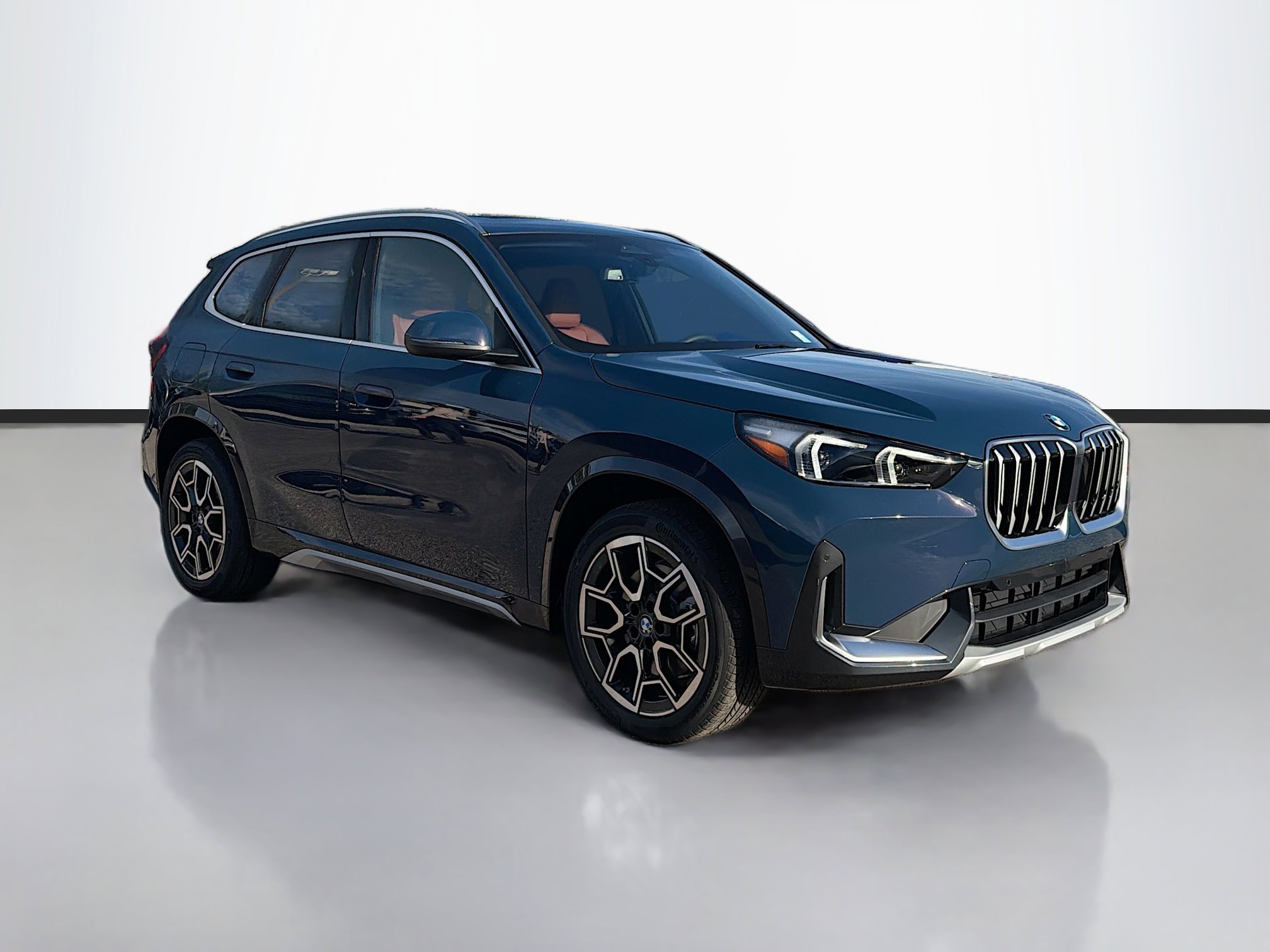 2026 BMW X1 28i's photo