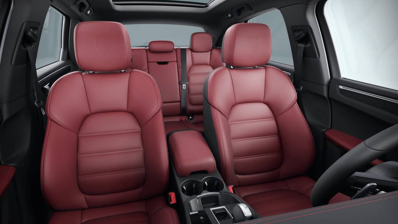 2026 Porsche Macan T photo 11