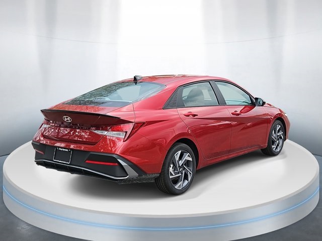 2025 Hyundai Elantra SEL Sport photo 4