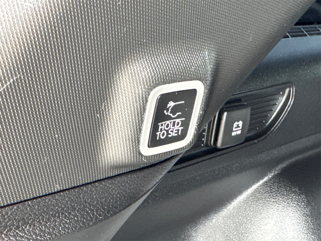 2023 Jeep Grand Cherokee Altitude photo 10