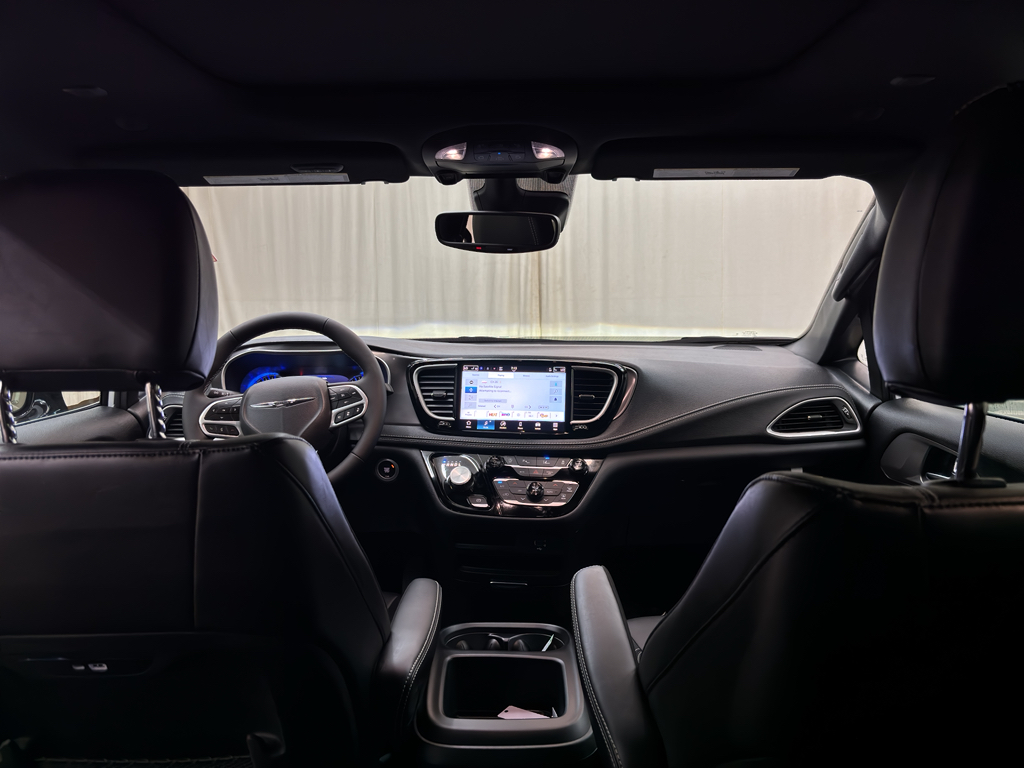 2026 Chrysler Pacifica photo 13