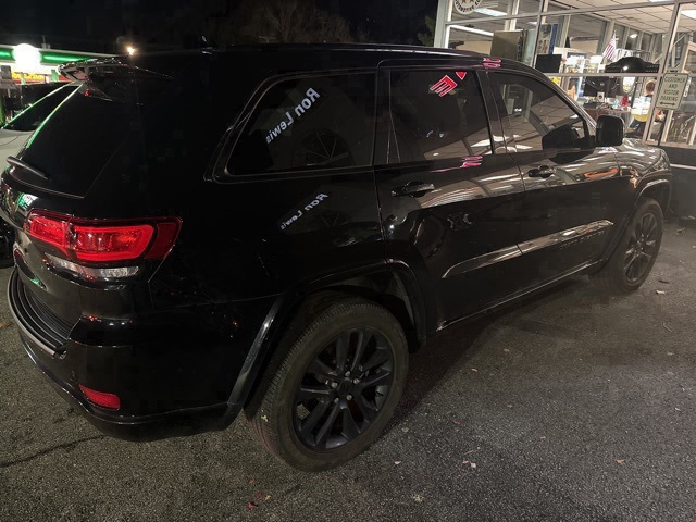 2021 Jeep Grand Cherokee Laredo X photo 2