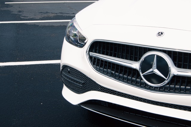2025 Mercedes Benz C 300 photo 4