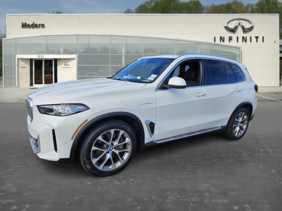 2024 BMW X5 50e's photo