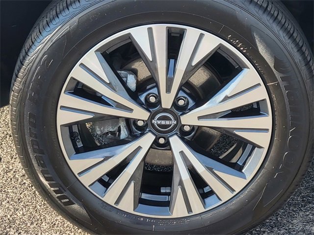 2022 Nissan Rogue SV photo 8