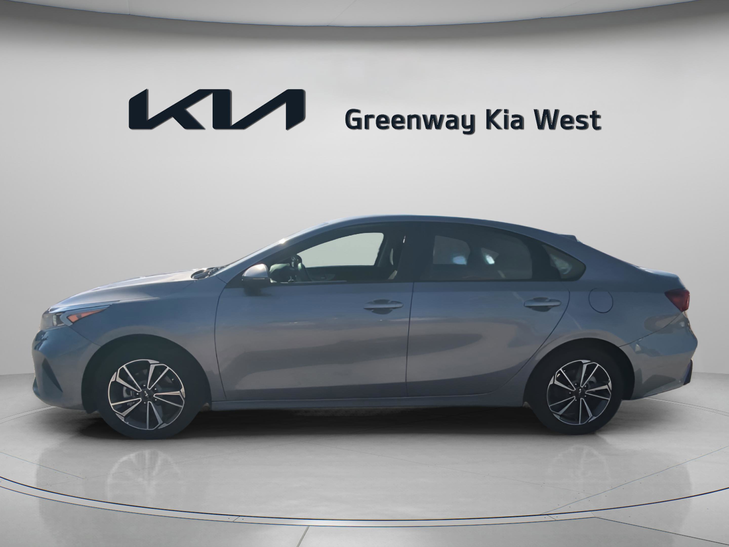 2023 Kia Forte LXS photo 4