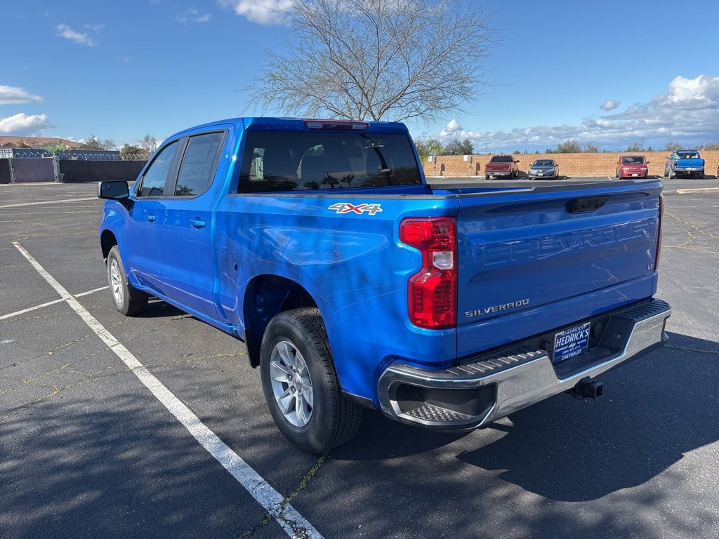 2025 Chevrolet Silverado 1500 LT photo 5