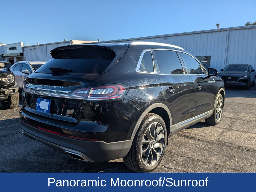 2021 Lincoln Nautilus Reserve photo 3