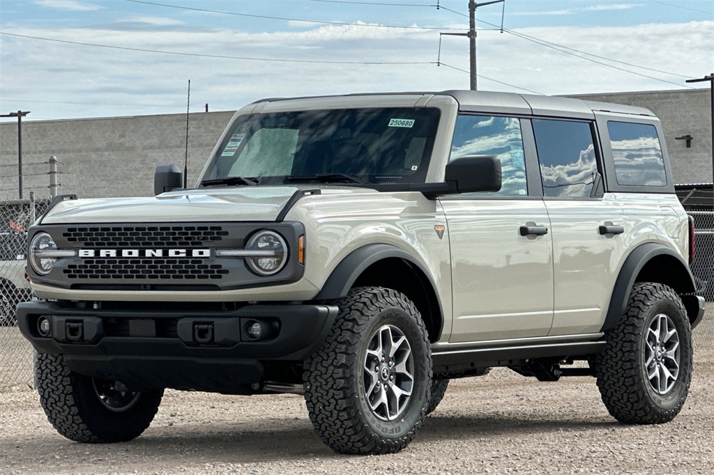 2025 Ford Bronco Badlands photo 8