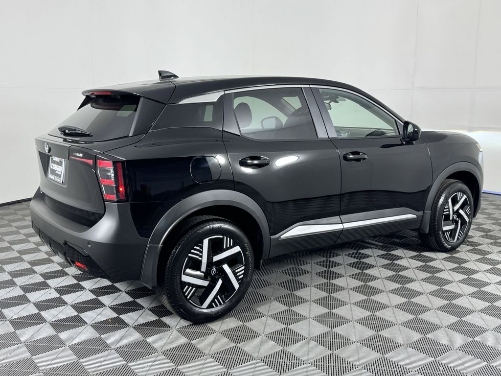 2025 Nissan Kicks SV photo 3