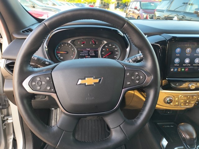 2022 Chevrolet Traverse Leather photo 2