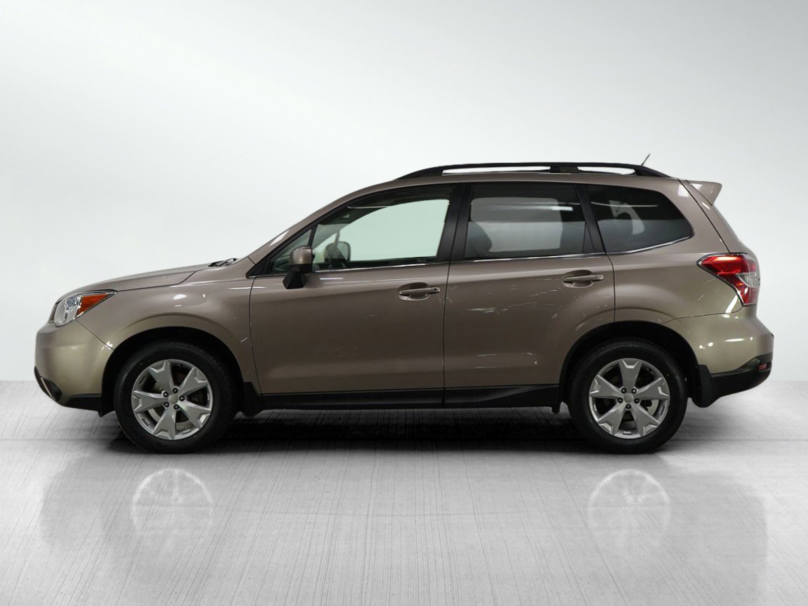 Used 2015 Subaru Forester i Limited with VIN JF2SJARC4FH529603 for sale in Burnsville, Minnesota