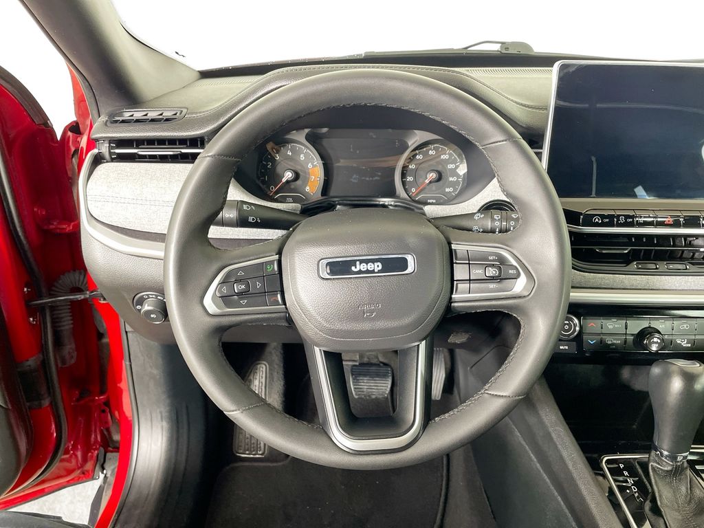 2024 Jeep Compass Latitude photo 9