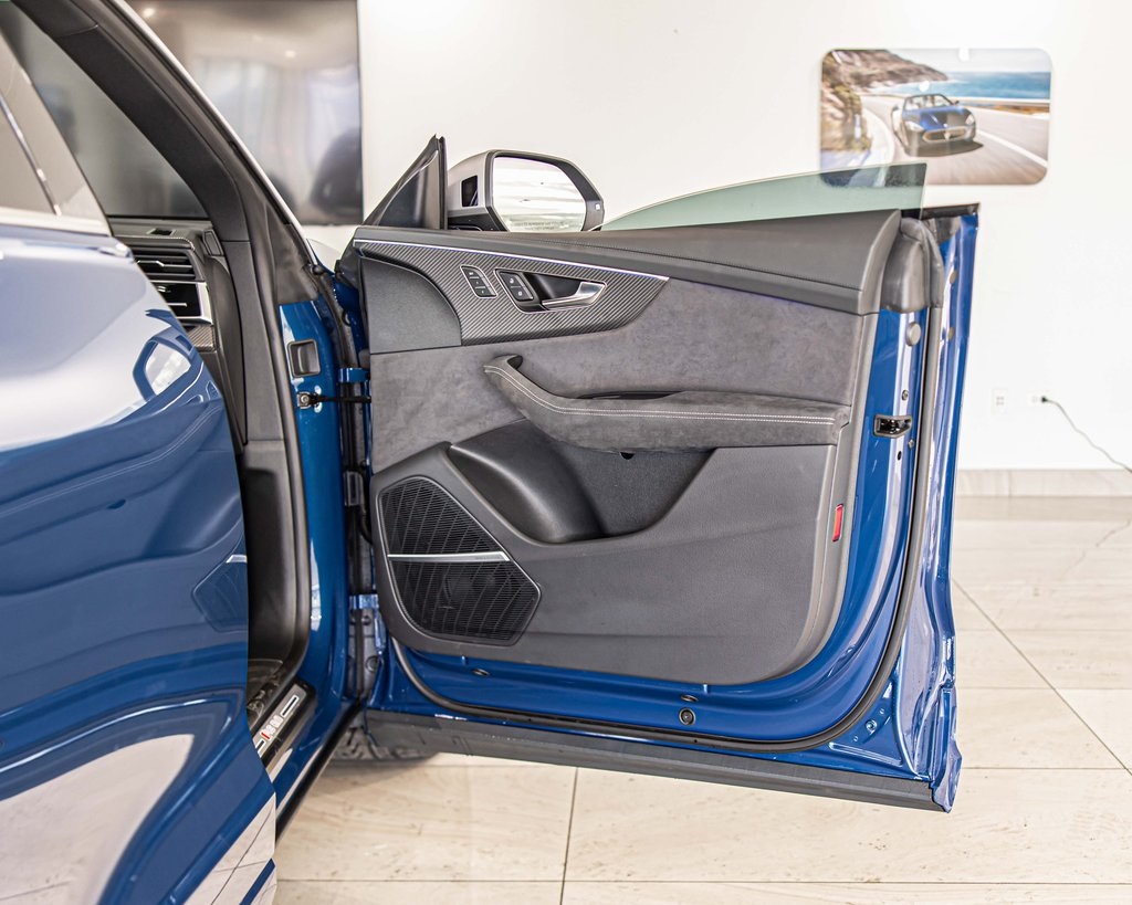 2025 AUDI RS Q8 - Image 41