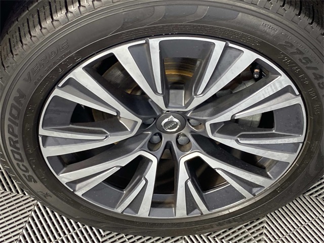 2022 Volvo XC90 T6 Momentum photo 28