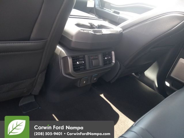 2025 Ford F-150 Lariat photo 27