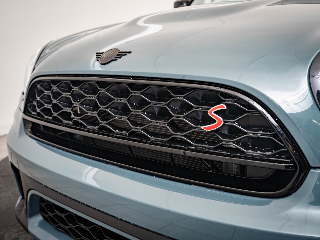 2022 Mini Cooper S ALL4 photo 3