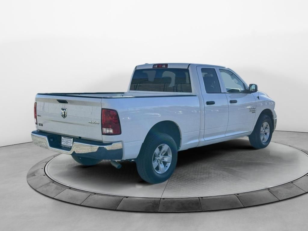 2024 Ram 1500 Classic SLT photo 3