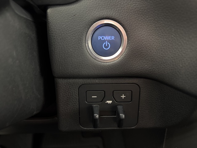 2023 Toyota Sequoia SR5 photo 31