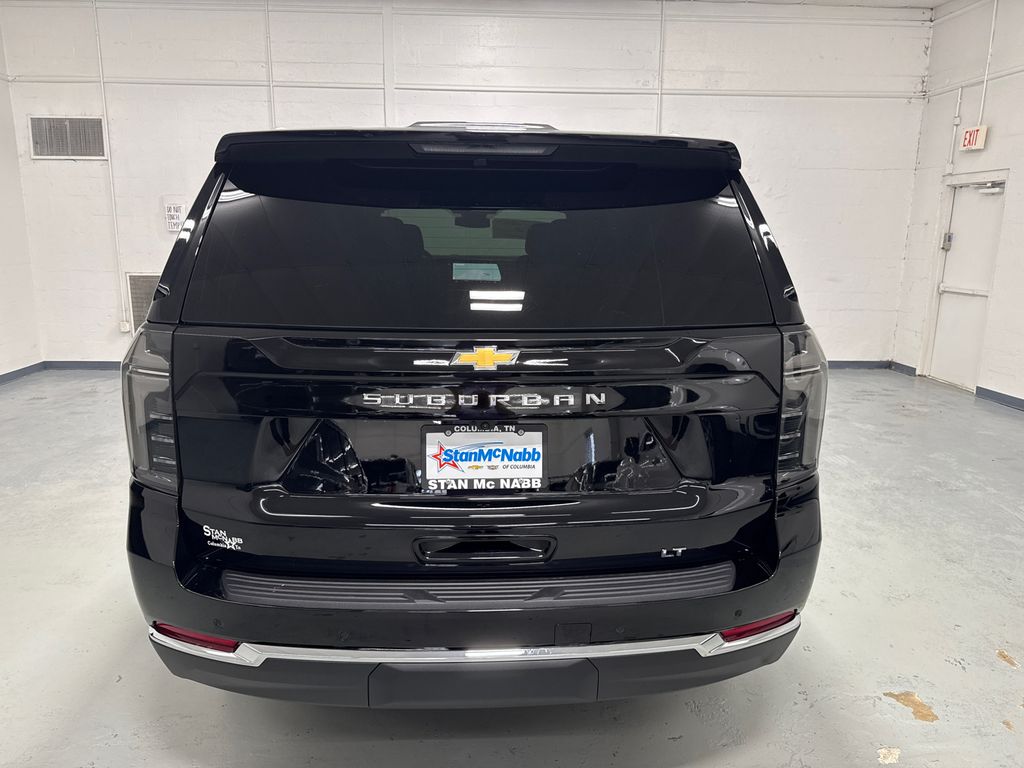 2025 Chevrolet Suburban LT photo 6