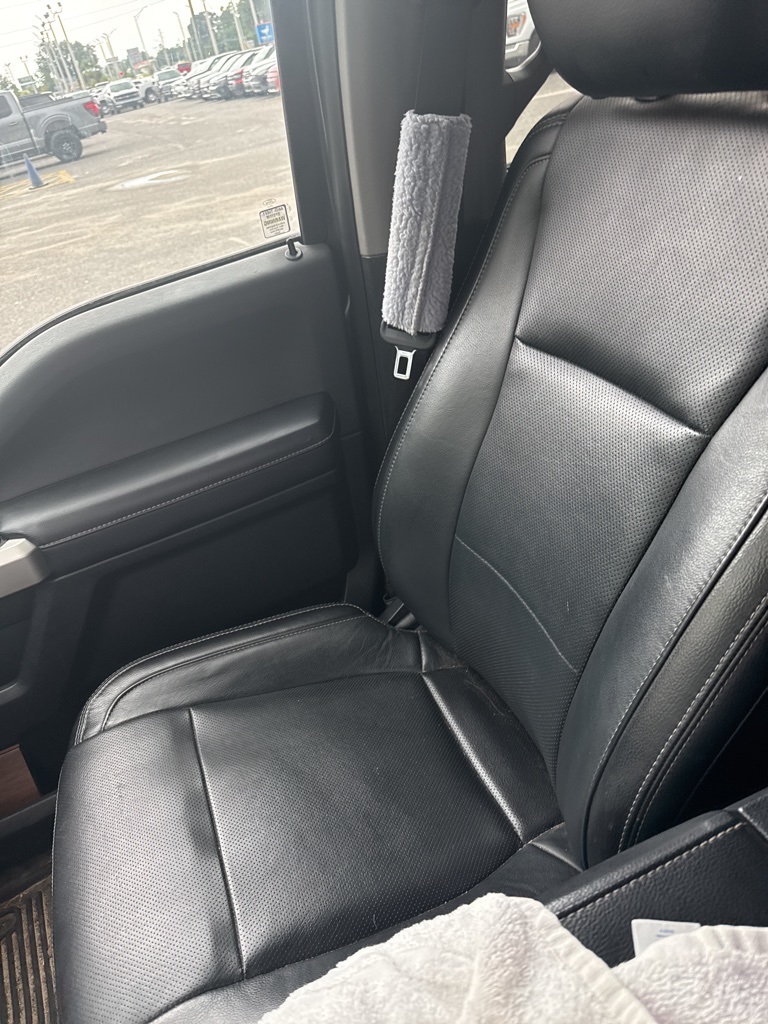 2017 Ford F-350 Lariat photo 2