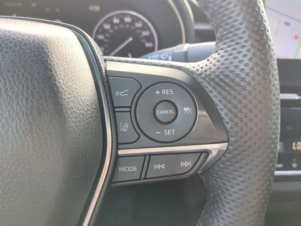 2022 Toyota Avalon Limited photo 25