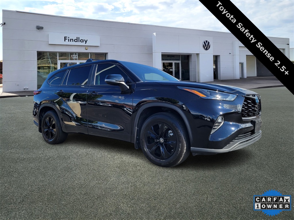 2024 Toyota Highlander Hybrid LE photo 2