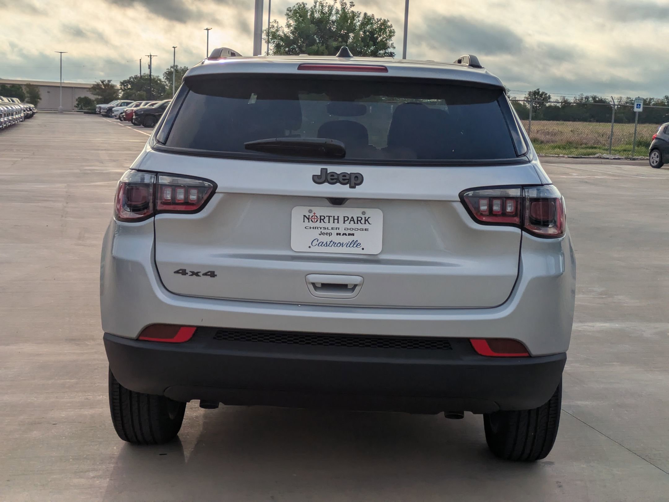 2026 Jeep Compass Latitude photo 2