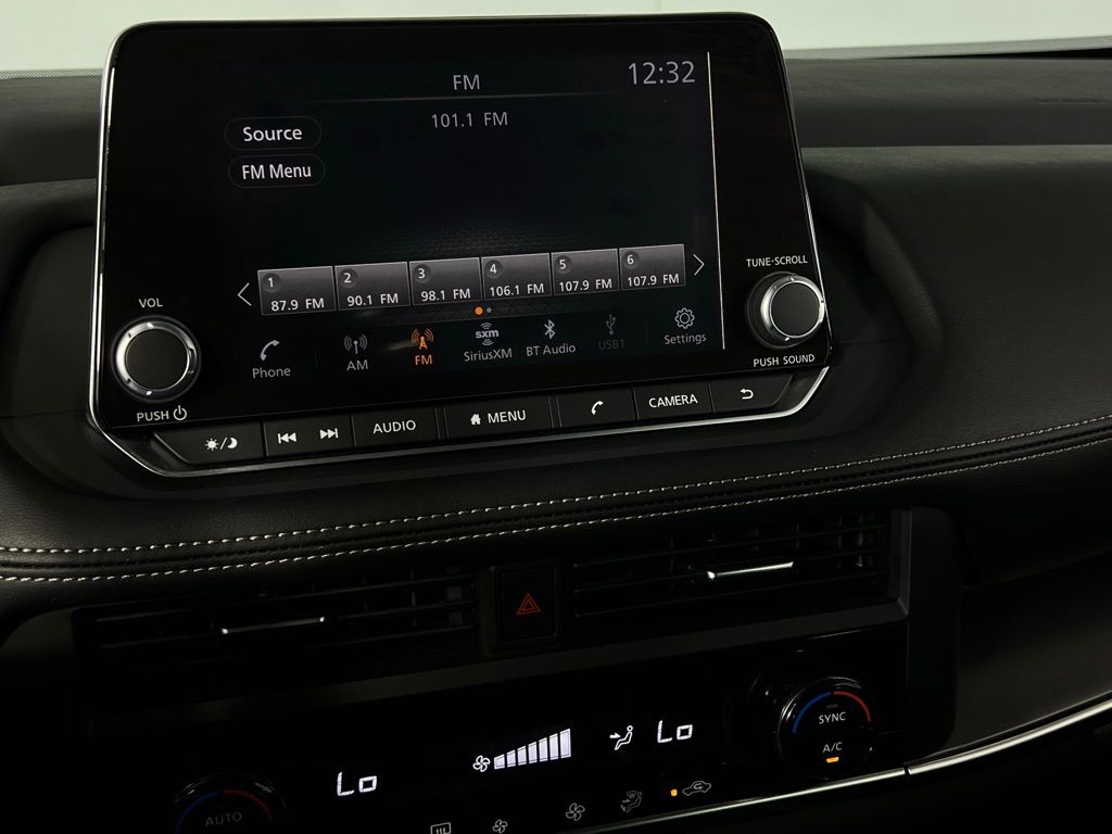 2024 Nissan Rogue SV photo 14