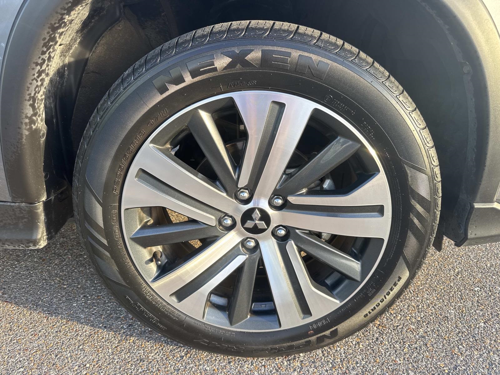 2024 Mitsubishi Outlander Sport SE photo 3