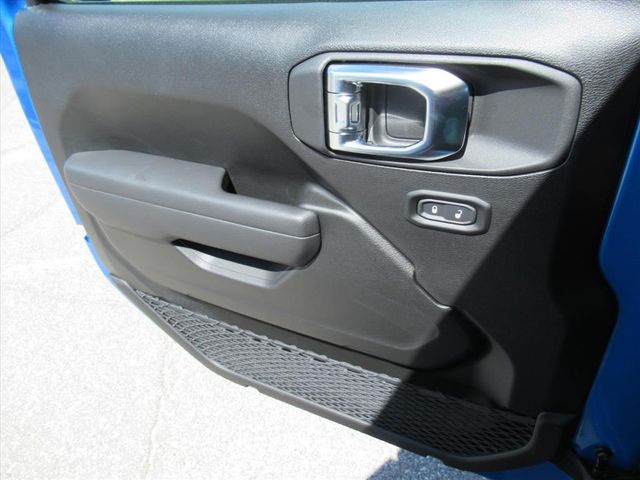 2025 Jeep Wrangler Sport photo 25