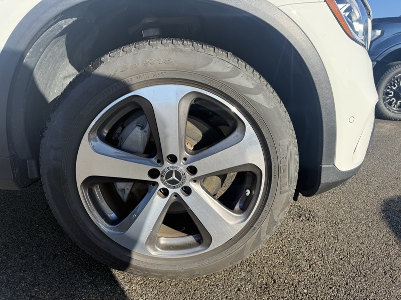 2022 Mercedes Benz GLC 300 4MATIC photo 3