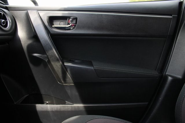 2019 Toyota Corolla LE photo 24