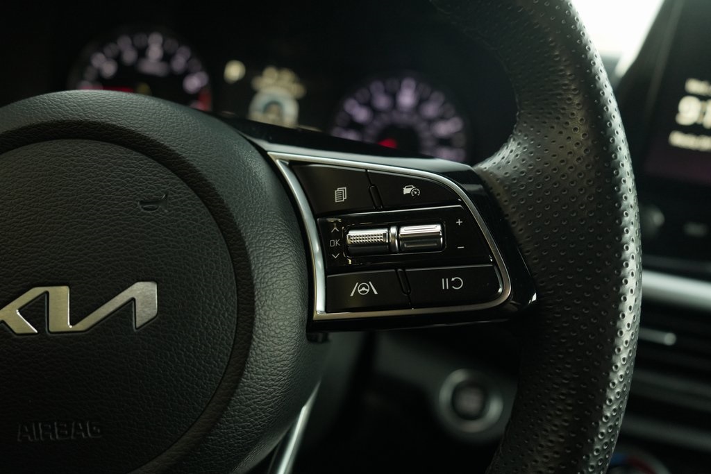 2023 Kia Forte GT-Line photo 22
