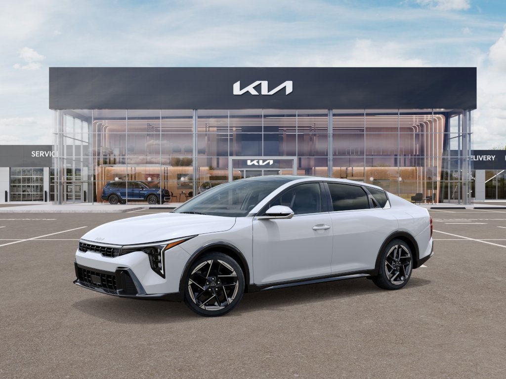 2025 Kia K4 GT-Line photo 3