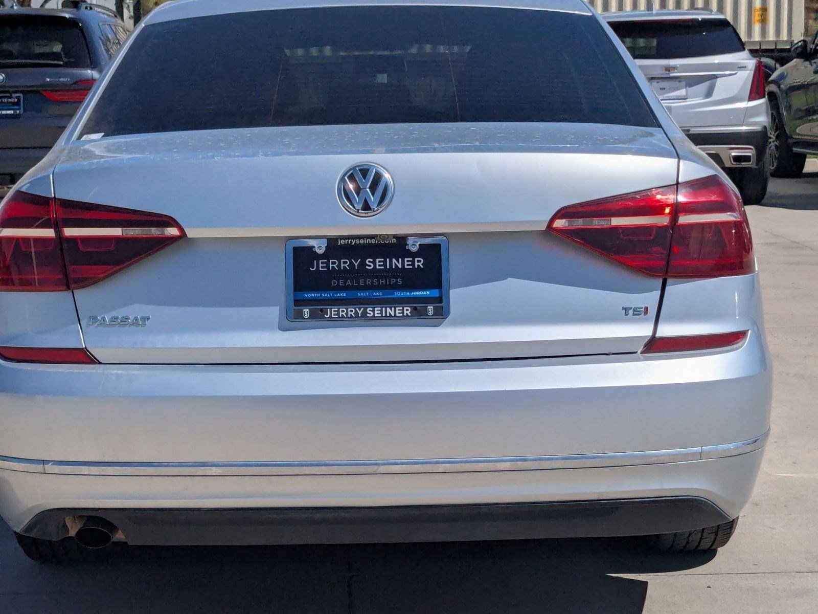 2018 Volkswagen Passat 2.0T S photo 5