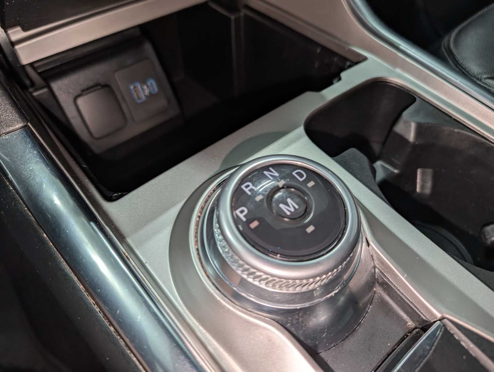 2020 Ford Explorer XLT photo 27