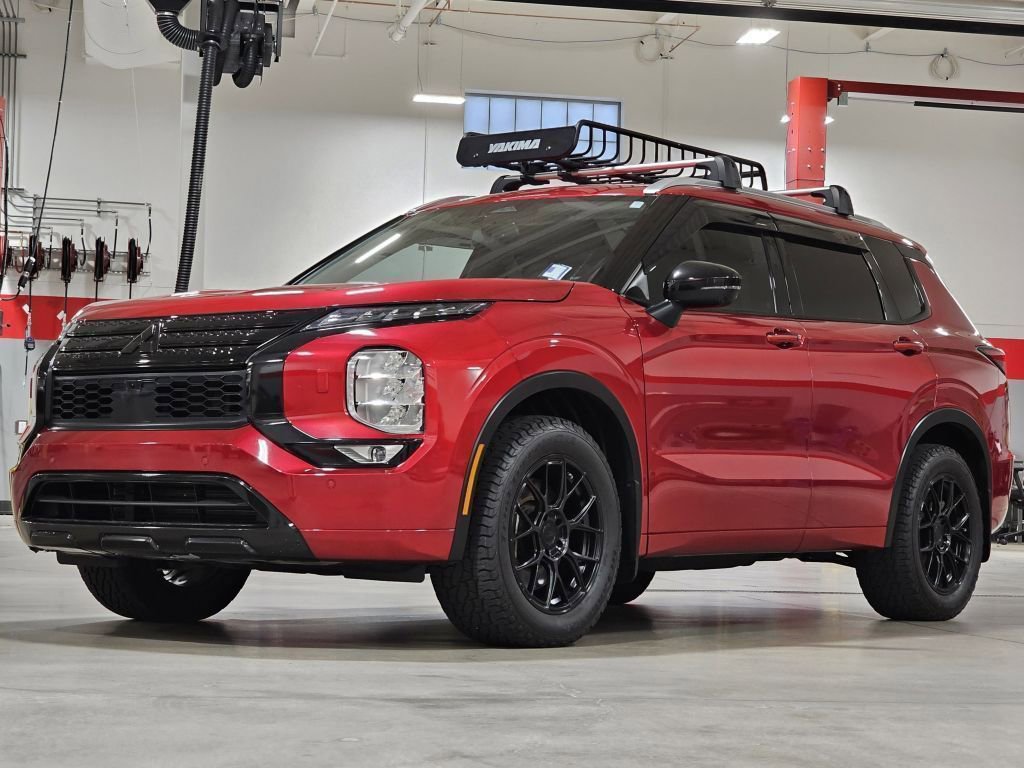 2023 Mitsubishi Outlander SEL photo 3