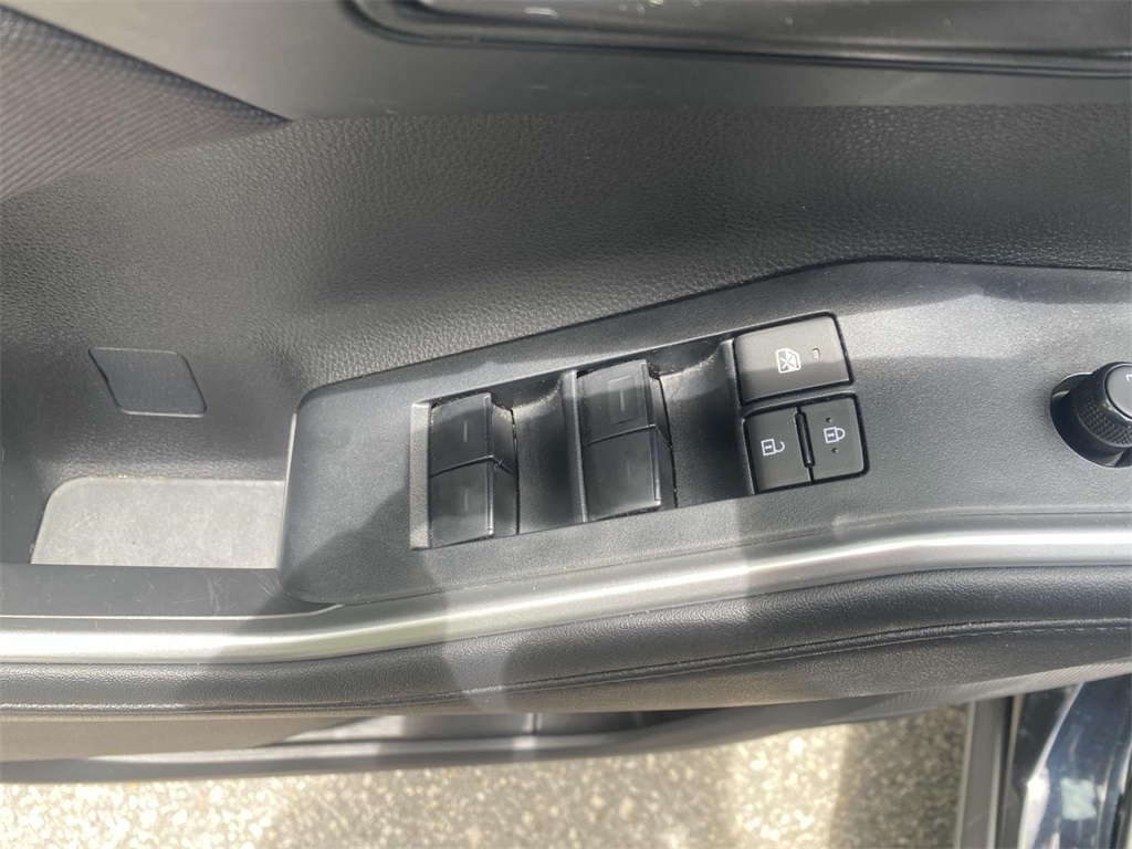 2024 Toyota Highlander LE photo 12