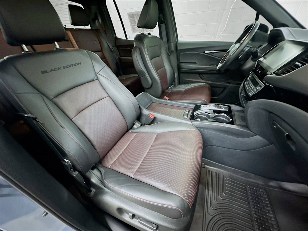2023 Honda Ridgeline Black Edition photo 19